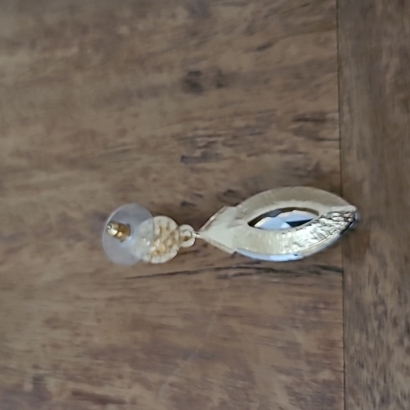 Saks Fifth Avenue Emerald Green Dangle Earrings - Prom, Homecoming, Formal - Picture 12 of 13